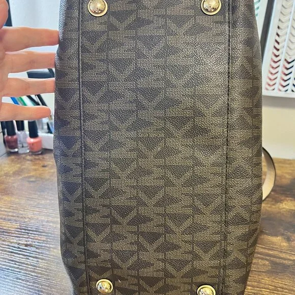 Michael Kors Grayson Signature Satchel – Dark Brown/Beige - Picture 12 of 15